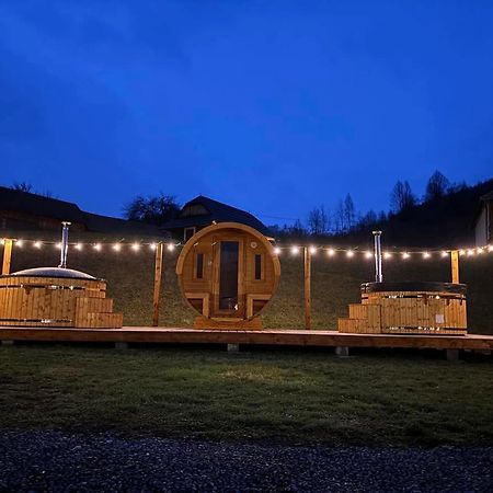 Biotour Camping & Restaurant Ghimeş-Făget エクステリア 写真