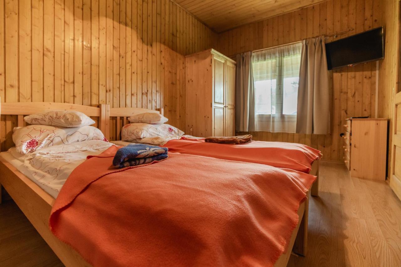 Biotour Camping & Restaurant Ghimeş-Făget エクステリア 写真