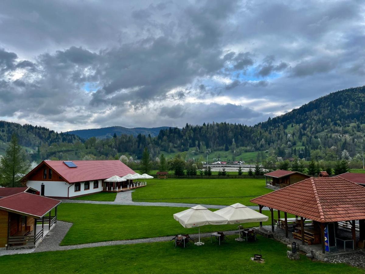 Biotour Camping & Restaurant Ghimeş-Făget エクステリア 写真