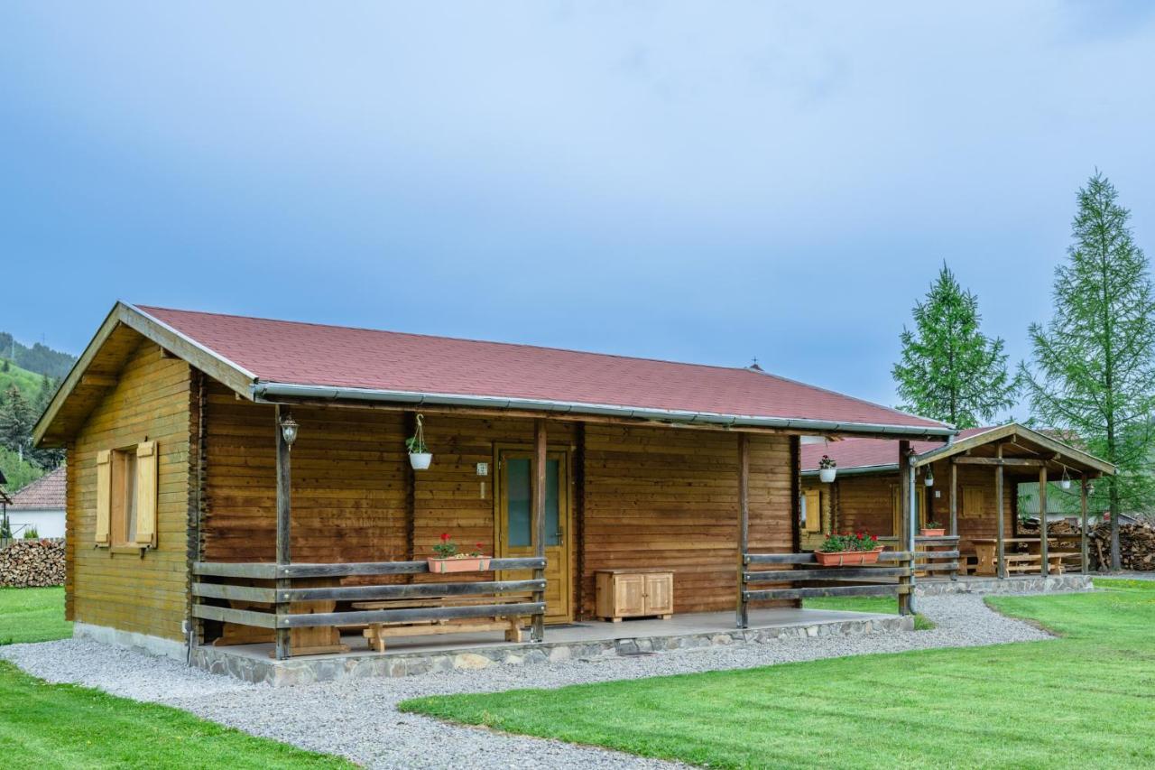 Biotour Camping & Restaurant Ghimeş-Făget エクステリア 写真