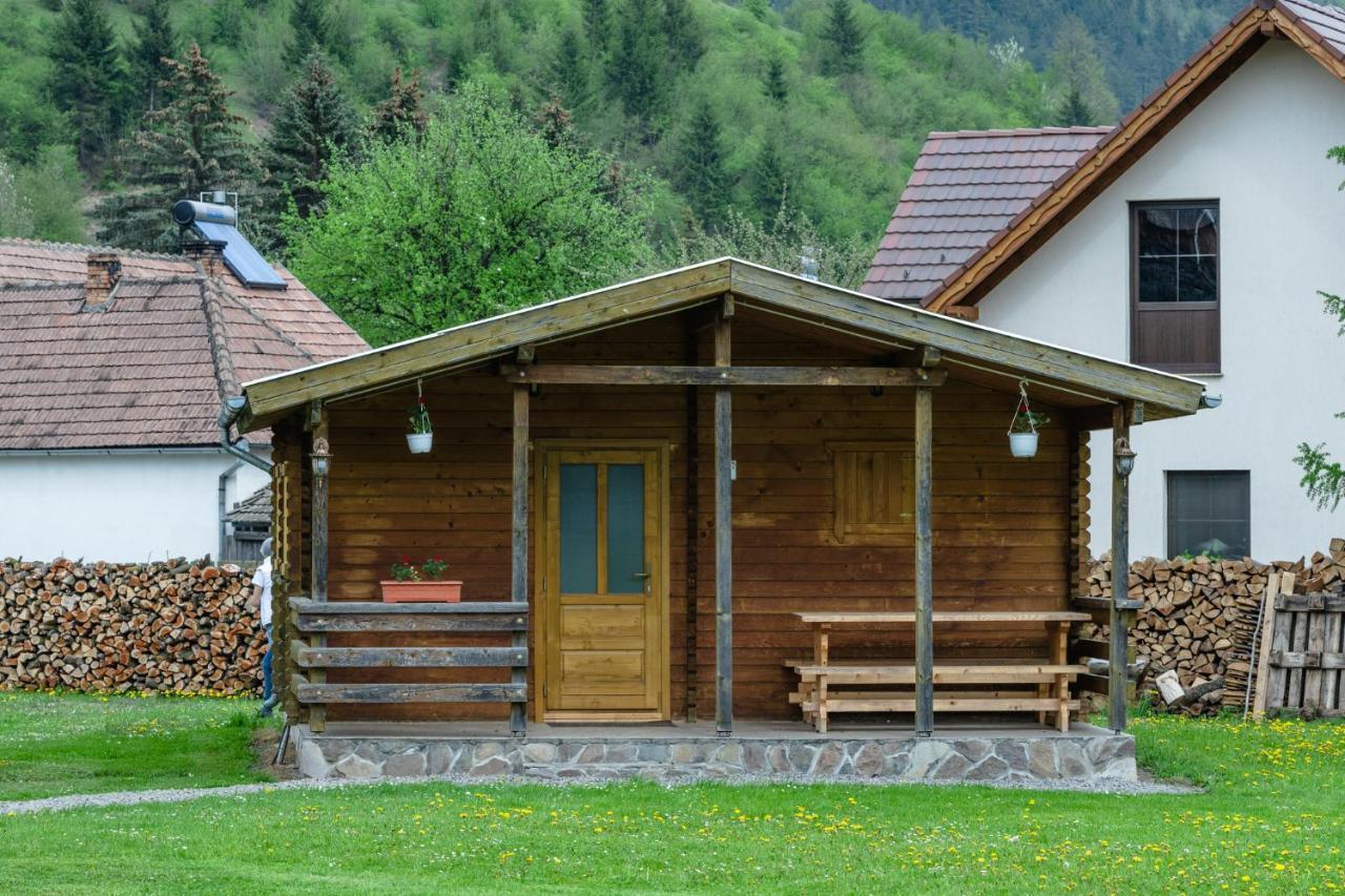Biotour Camping & Restaurant Ghimeş-Făget エクステリア 写真