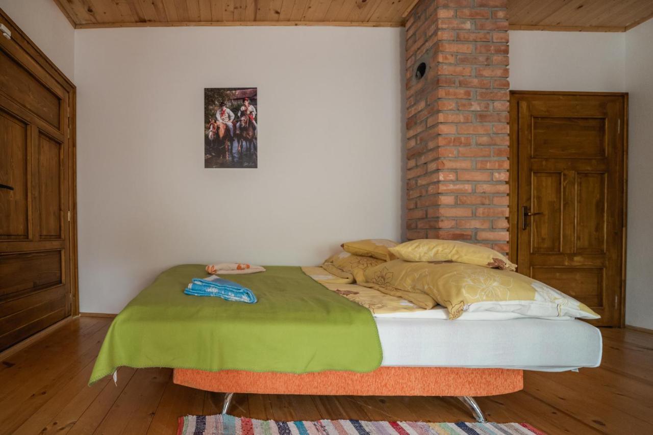 Biotour Camping & Restaurant Ghimeş-Făget エクステリア 写真